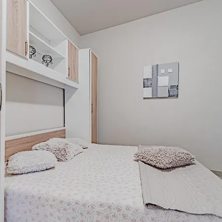 Holiday home Seaside House Prigradica, Korcula - 21988 *