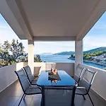 Holiday home Seaside House Prigradica, Korcula - 21988 *